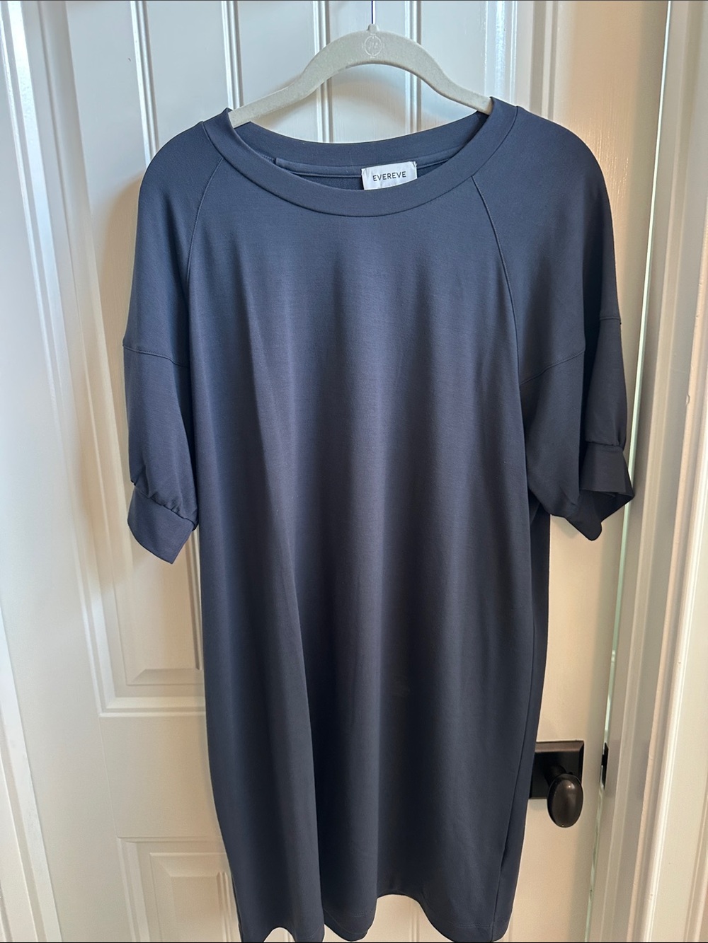 Evereve women’s  Short-Sleeve Crew dress Charcoal Gray with banded sleeves